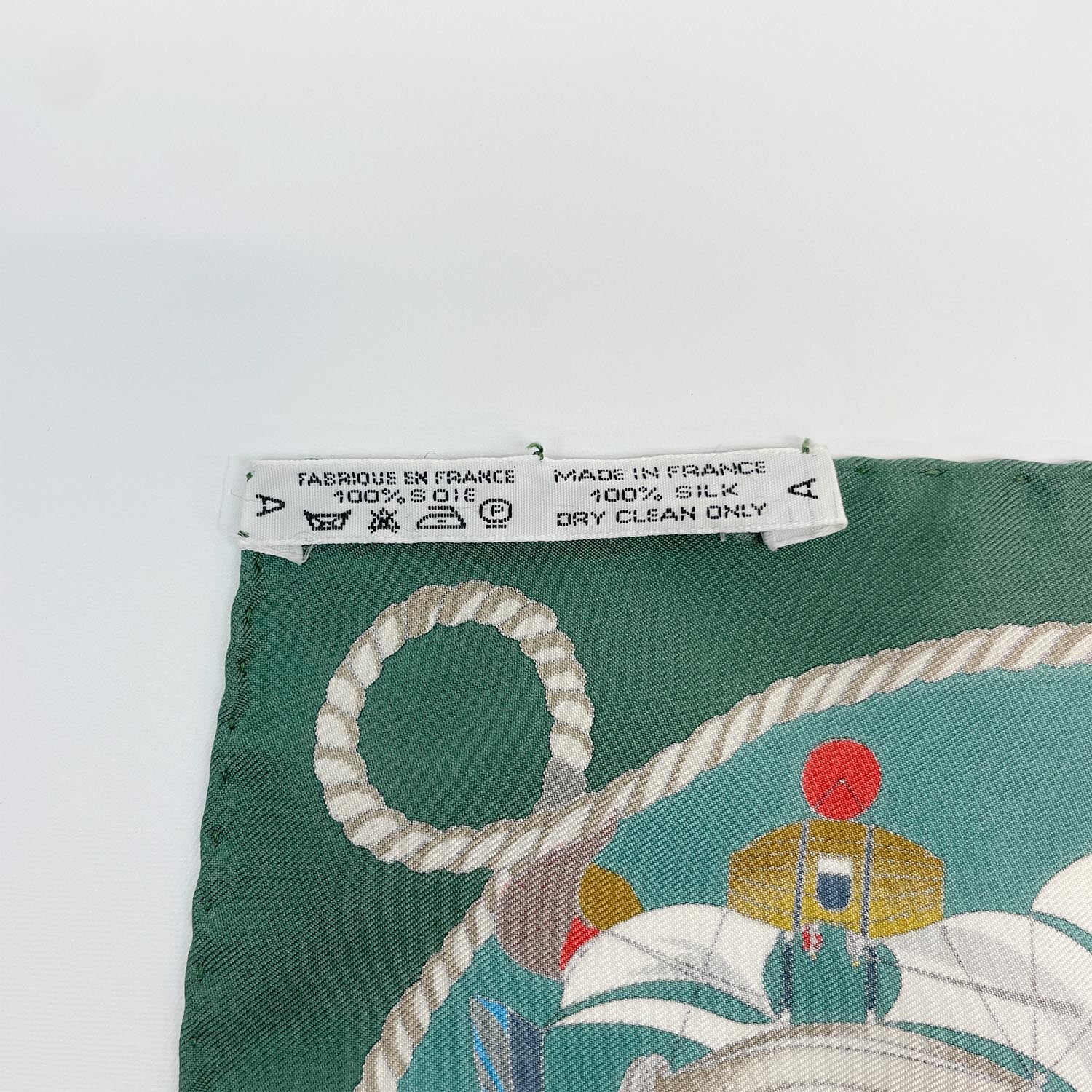 HERMES エルメス プチ・カレ43 LES FOLIES DU CIEL 大空の狂気 スカーフ