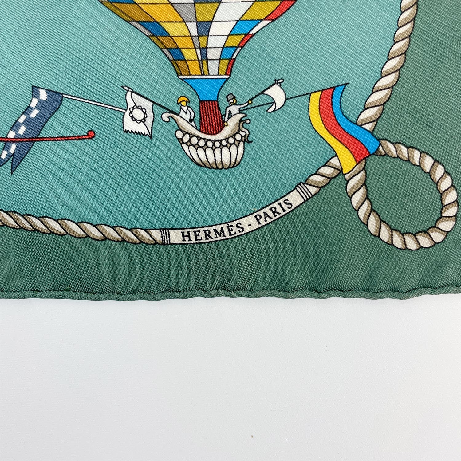 HERMES エルメス プチ・カレ43 LES FOLIES DU CIEL 大空の狂気 スカーフ