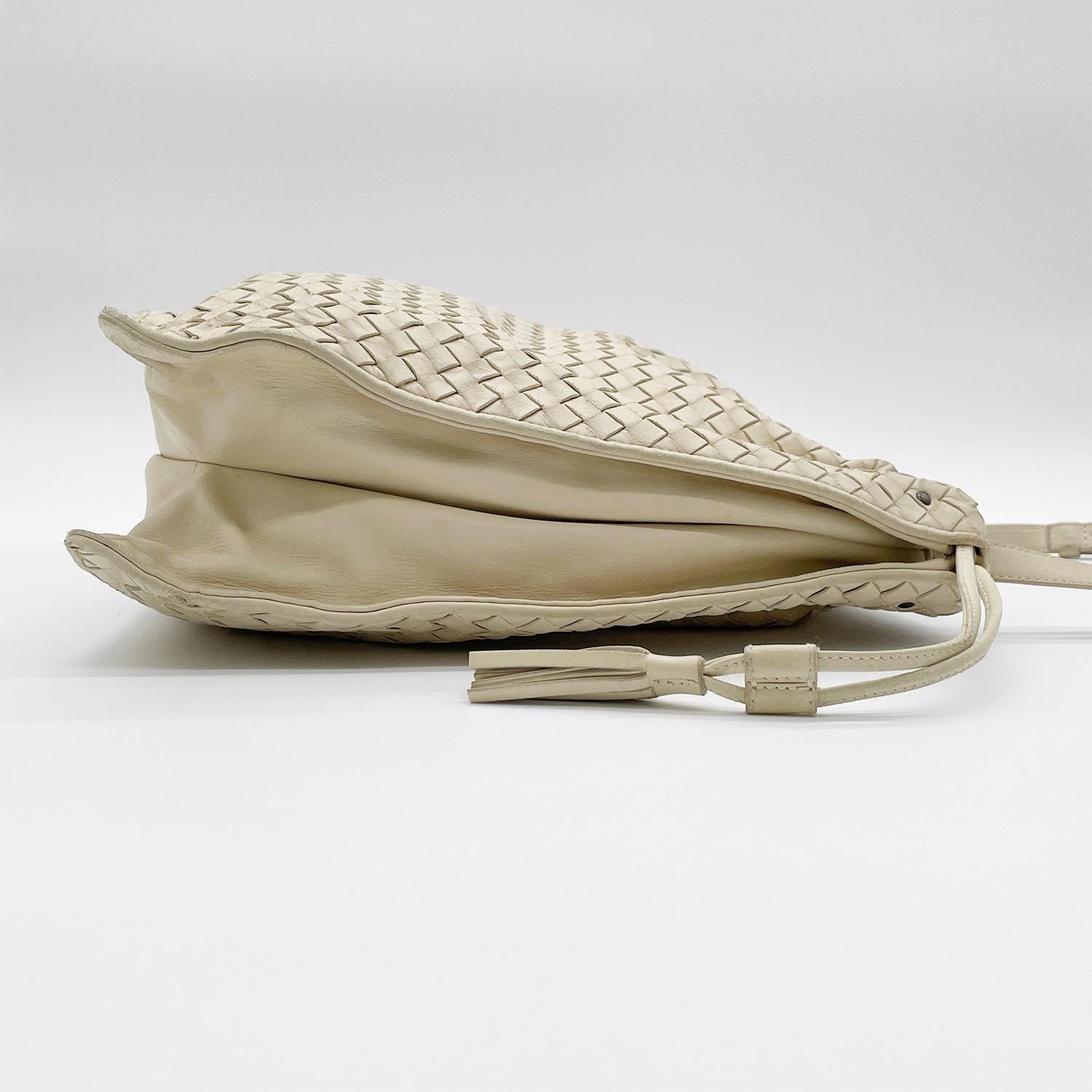BOTTEGA VENETA ボッテガヴェネタ ショルダーバッグ 巾着 クロスボディ