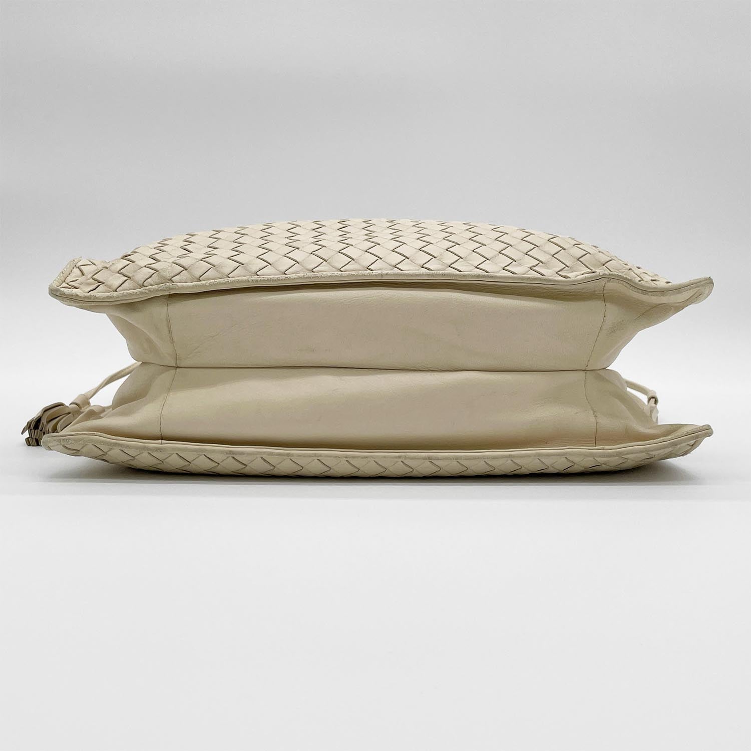 BOTTEGA VENETA ボッテガヴェネタ ショルダーバッグ 巾着 クロスボディ