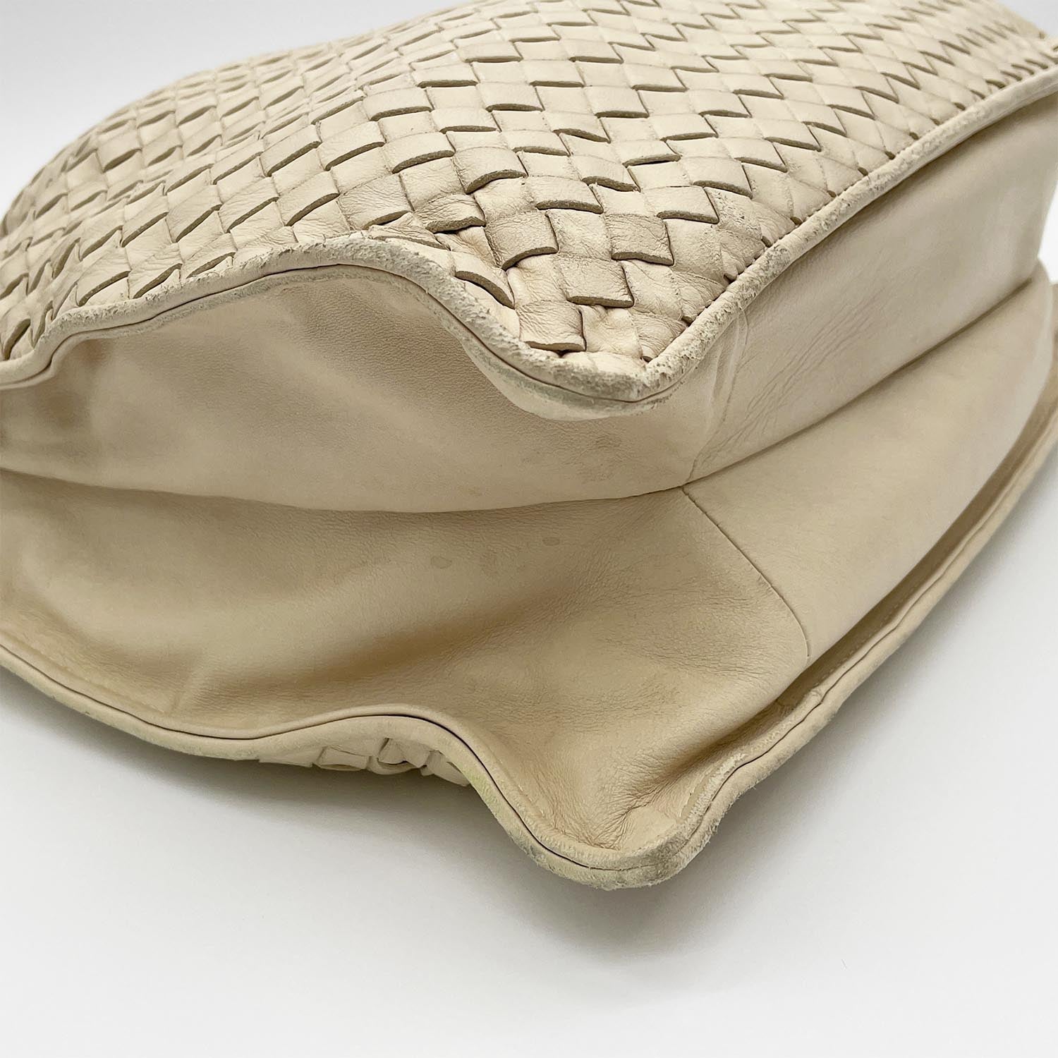 BOTTEGA VENETA ボッテガヴェネタ ショルダーバッグ 巾着 クロスボディ