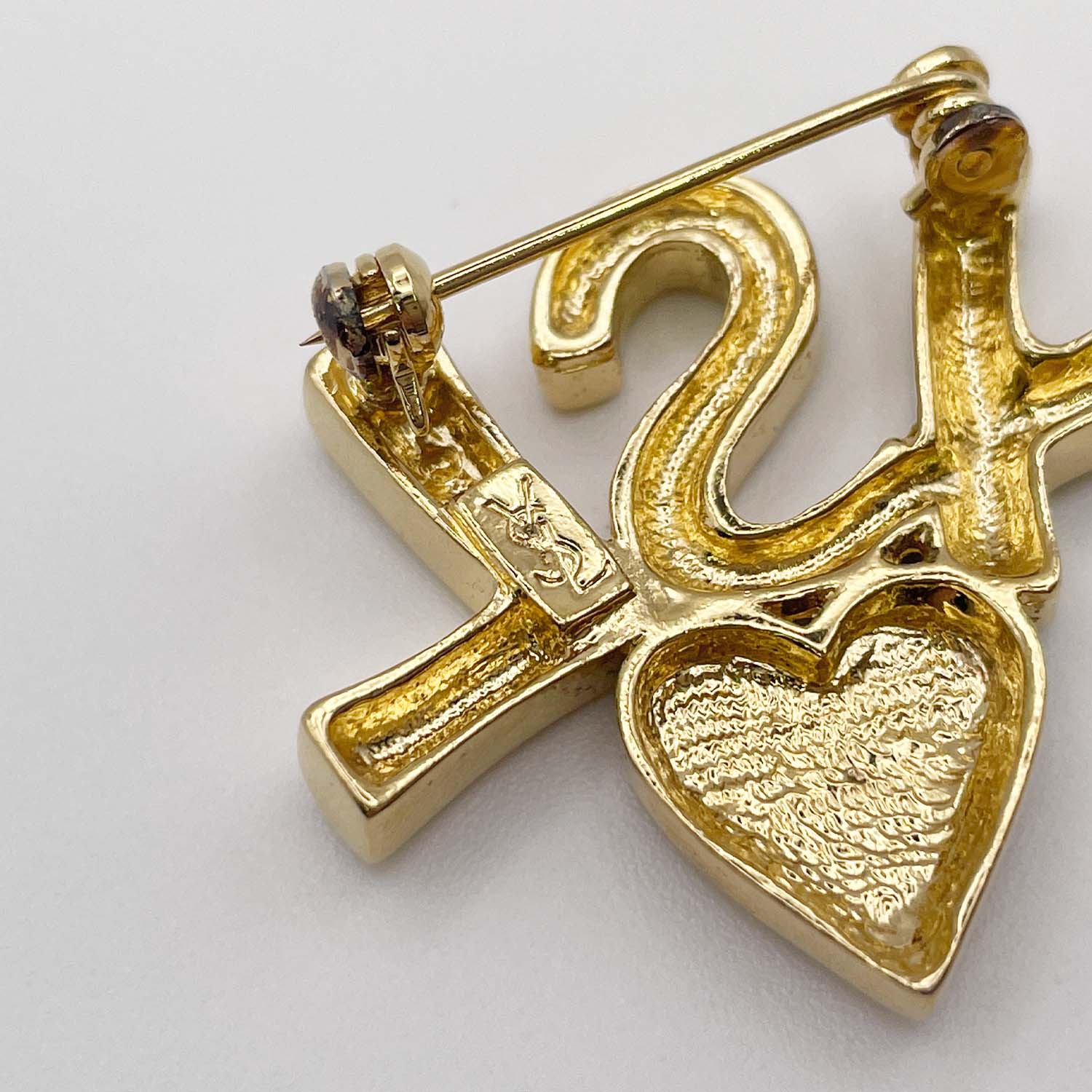 Yves Saint Laurent イヴサンローラン YSL ハート ロゴ ブローチ バッジ
