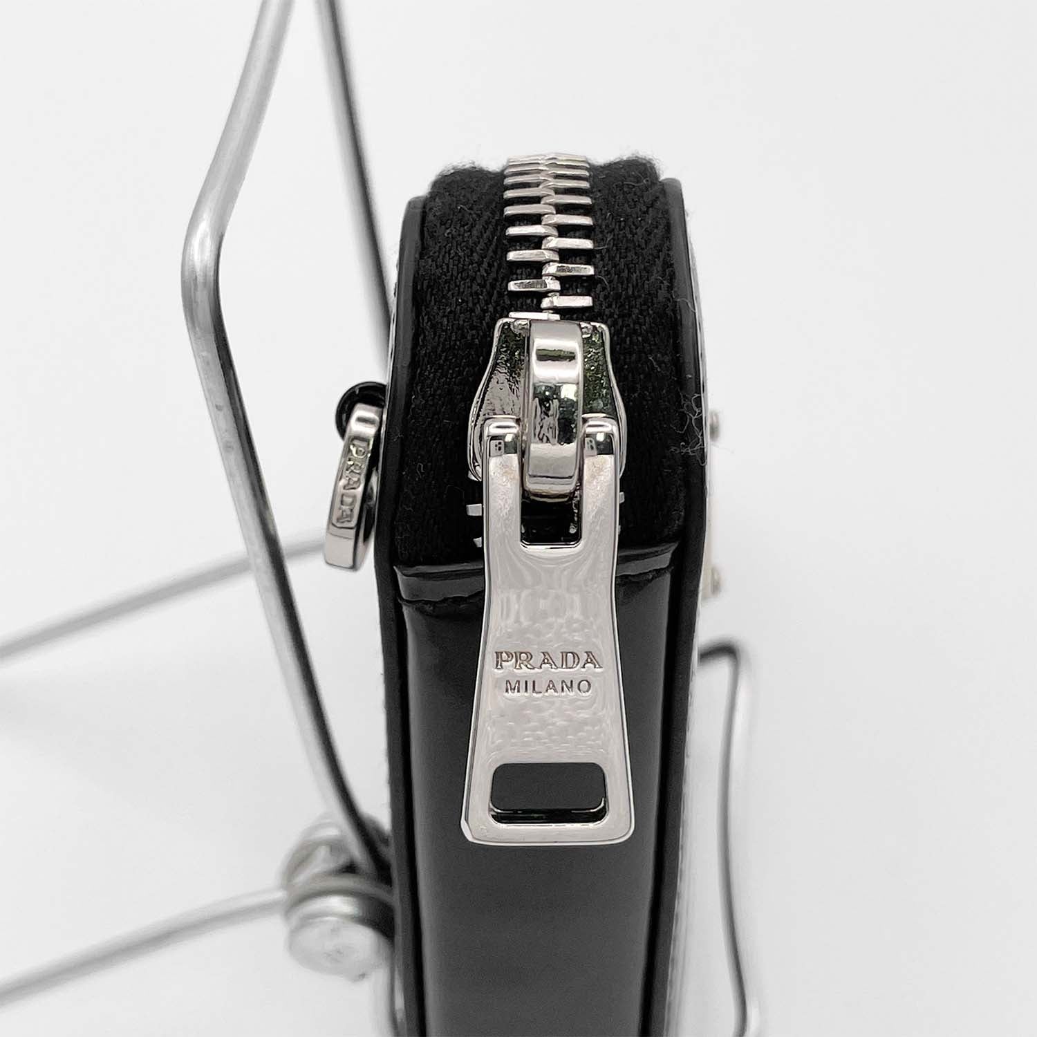 PRADA プラダ コインケース チェーンウォレット 財布 トライアングルロゴ ショルダー ガラスレザー