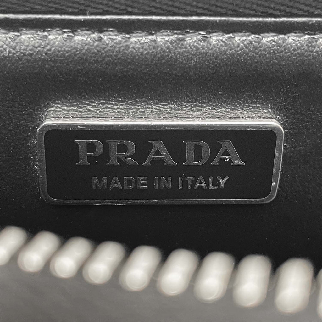 PRADA プラダ コインケース チェーンウォレット 財布 トライアングルロゴ ショルダー ガラスレザー