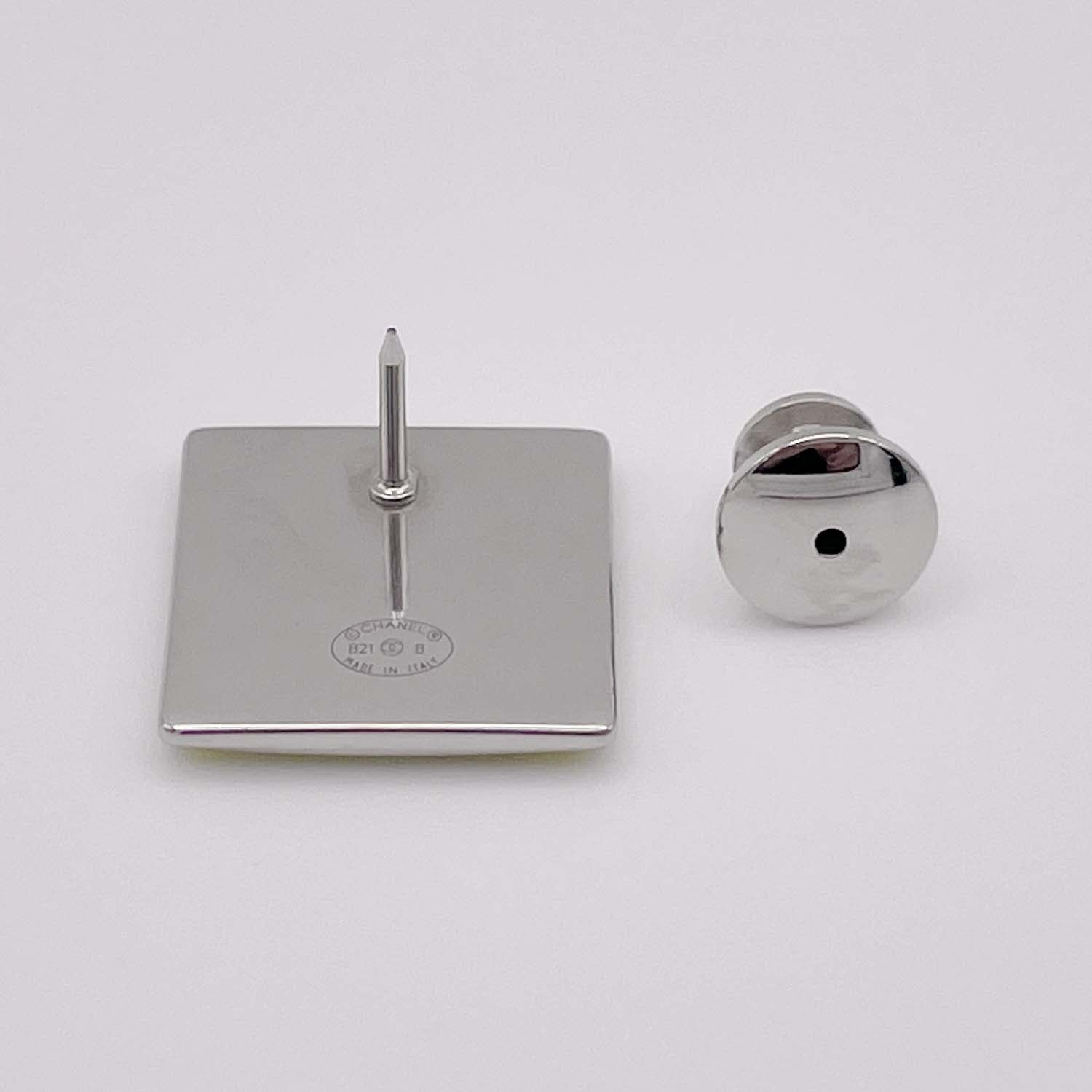 CHANEL シャネル ピンバッジ ココマーク 2cm×2cm ブローチ 21AW ネオンカラー