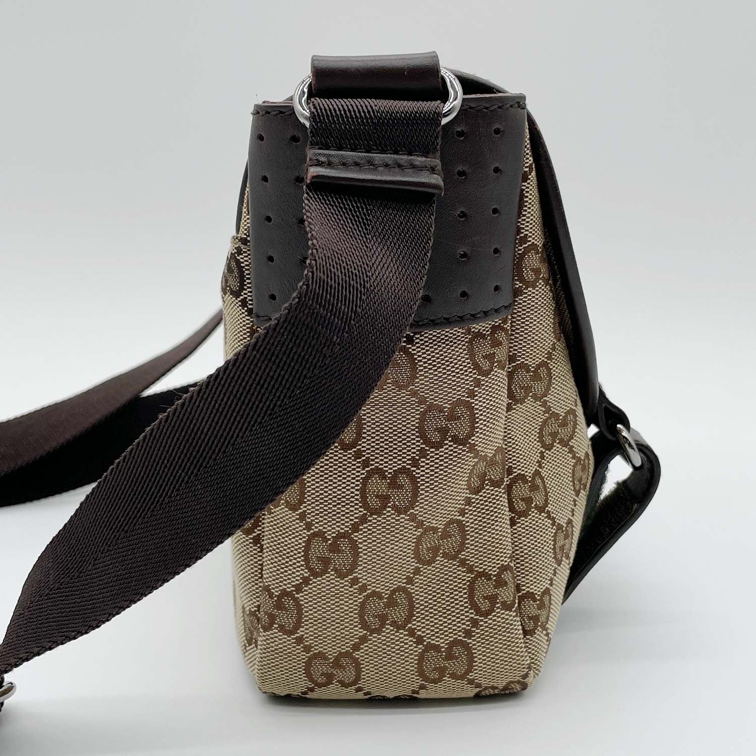 GUCCI グッチ ショルダーバッグ GGキャンバス メッセンジャー 145858 ブラウン
