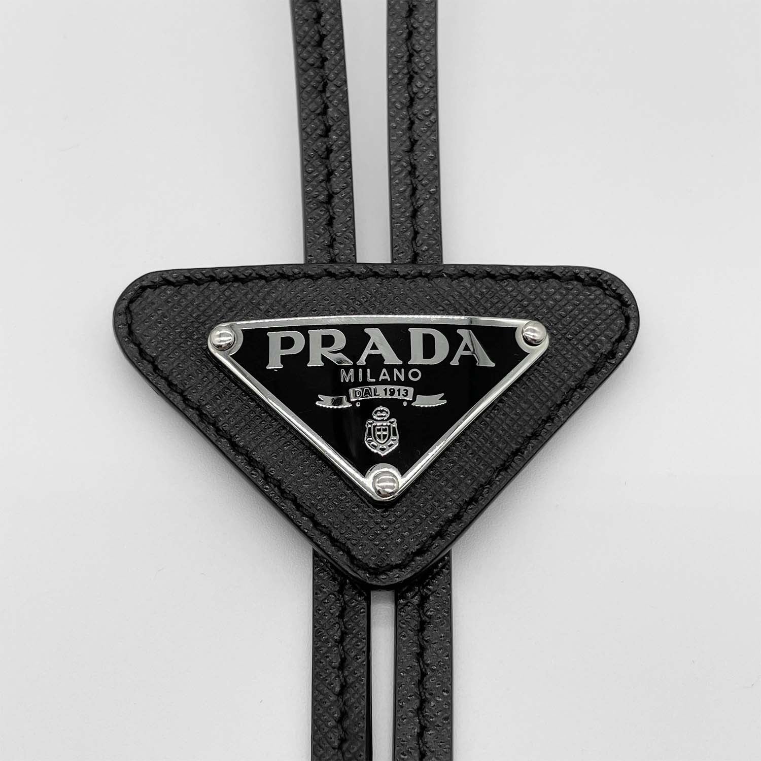 PRADA サフィアーノレザー ボロタイ 21C027 ネックレス ネクタイ トライアングル 三角ロゴ