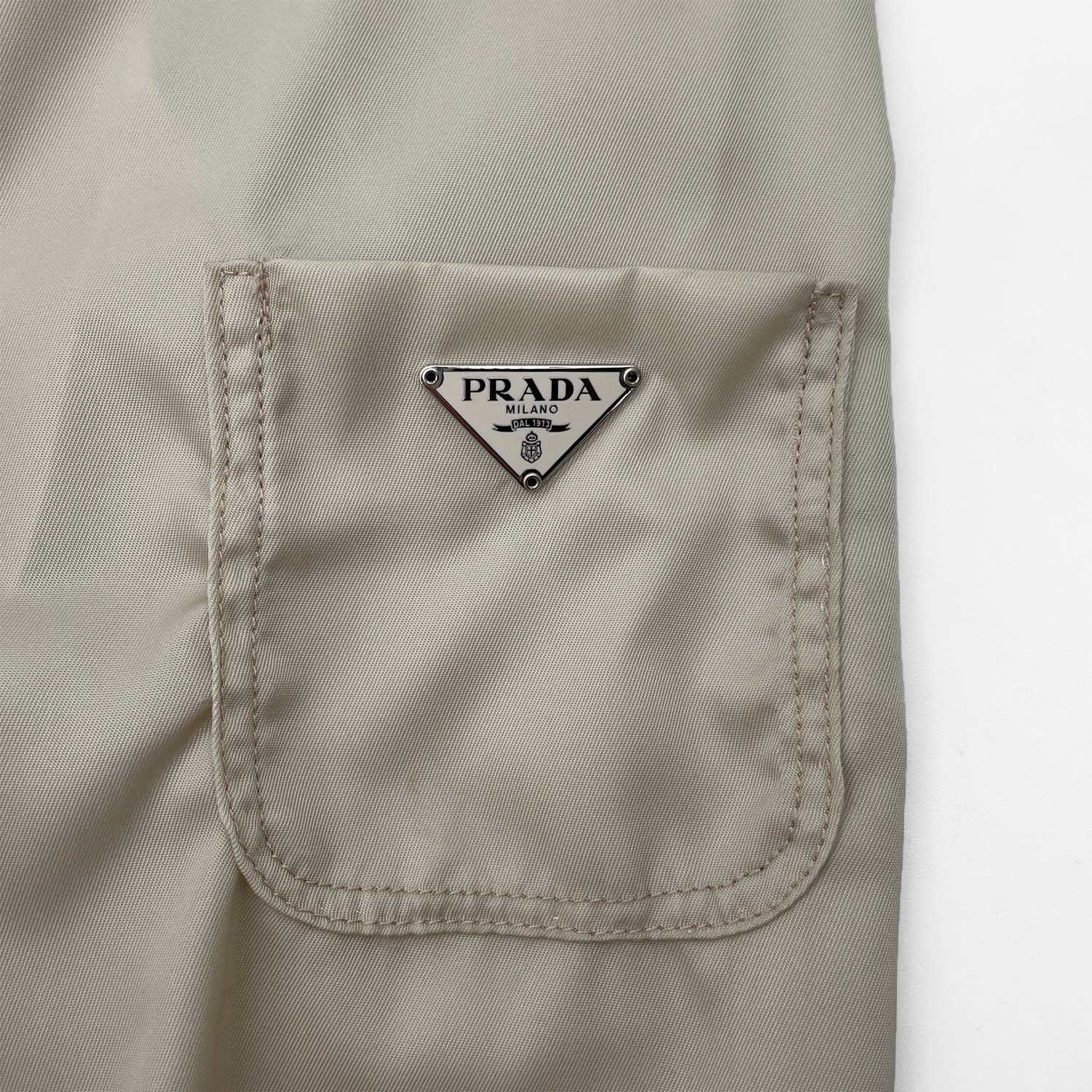 PRADA プラダ サイズ42トレンチコート トライアングルロゴ 三角 ナイロン ベージュ レディース