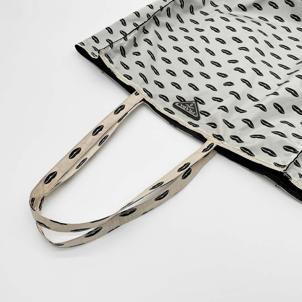 PRADA プラダ ナイロン エコバッグ トート リップ柄 リバーシブル 三角 トライアングルロゴ