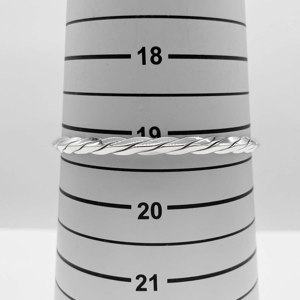Tiffany&Co. ティファニー 20cm ナイフエッジ ツイスト バングル SV925 新品仕上済