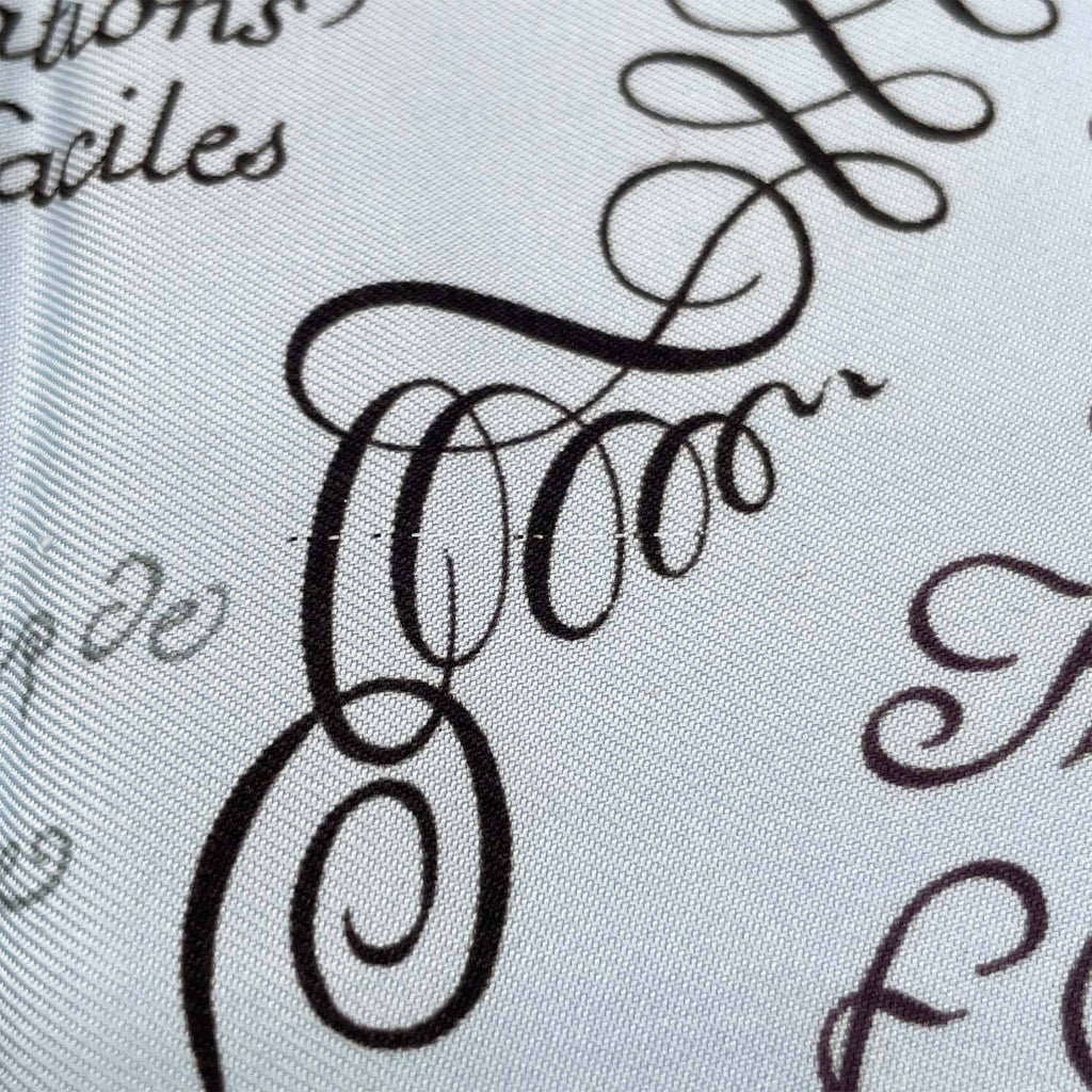 HERMES エルメス スカーフ プチカレ42 L'ART D'ECRIRE 書の芸術 シルク レタリング