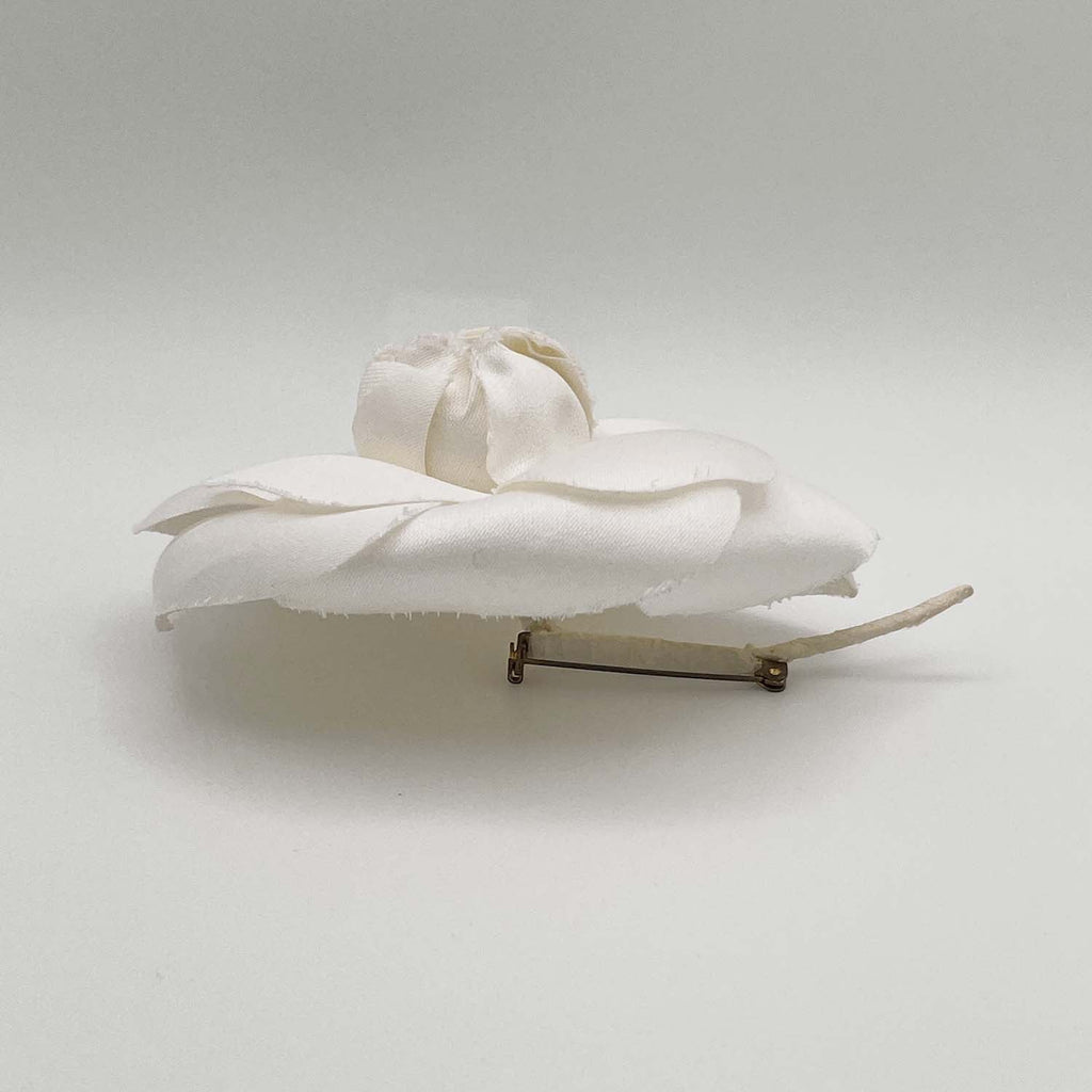 CHANEL シャネル 9cm カメリア コサージュ ブローチ バッジ ホワイト フラワー