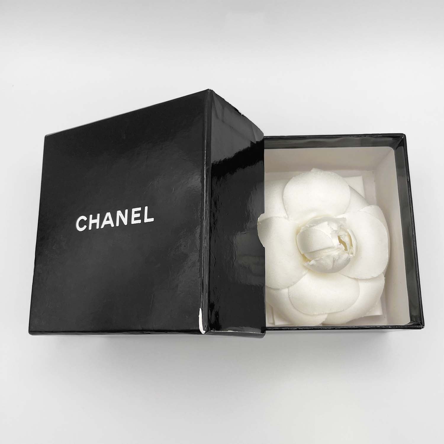 CHANEL シャネル 9cm カメリア コサージュ ブローチ バッジ ホワイト フラワー