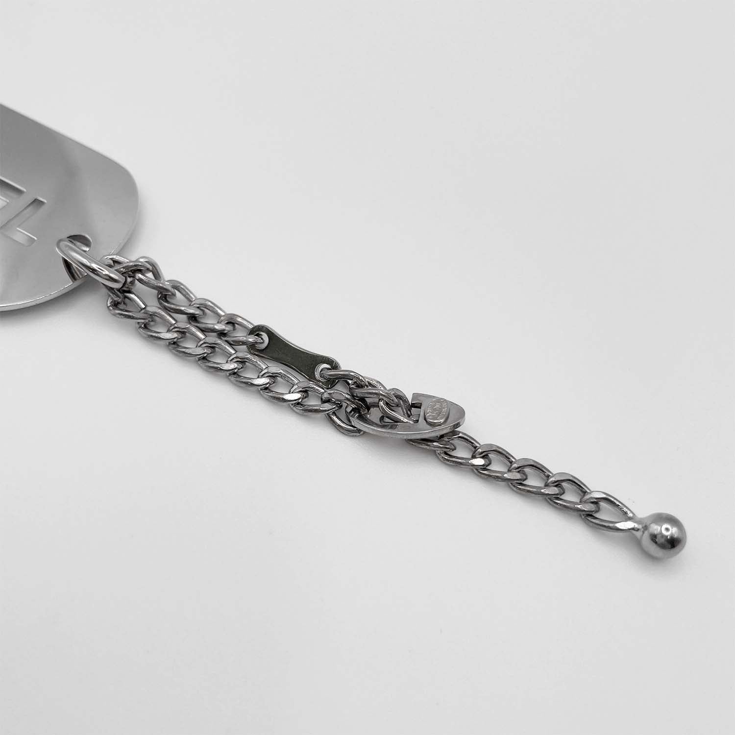 CHANEL　ドッグタグ　バッグチャーム CHANEL シャネル ドッグタグ バッグチャーム ロゴ 04V シルバー