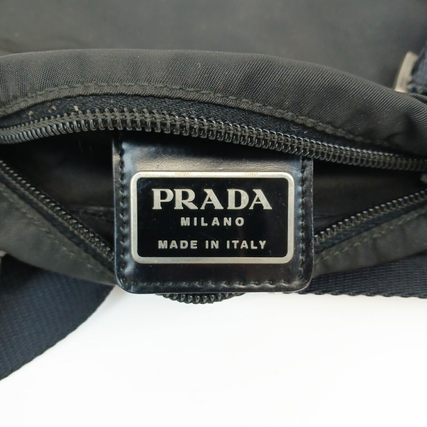 PRADA プラダ 三角プレート ナイロン ショルダーバッグ ブラック