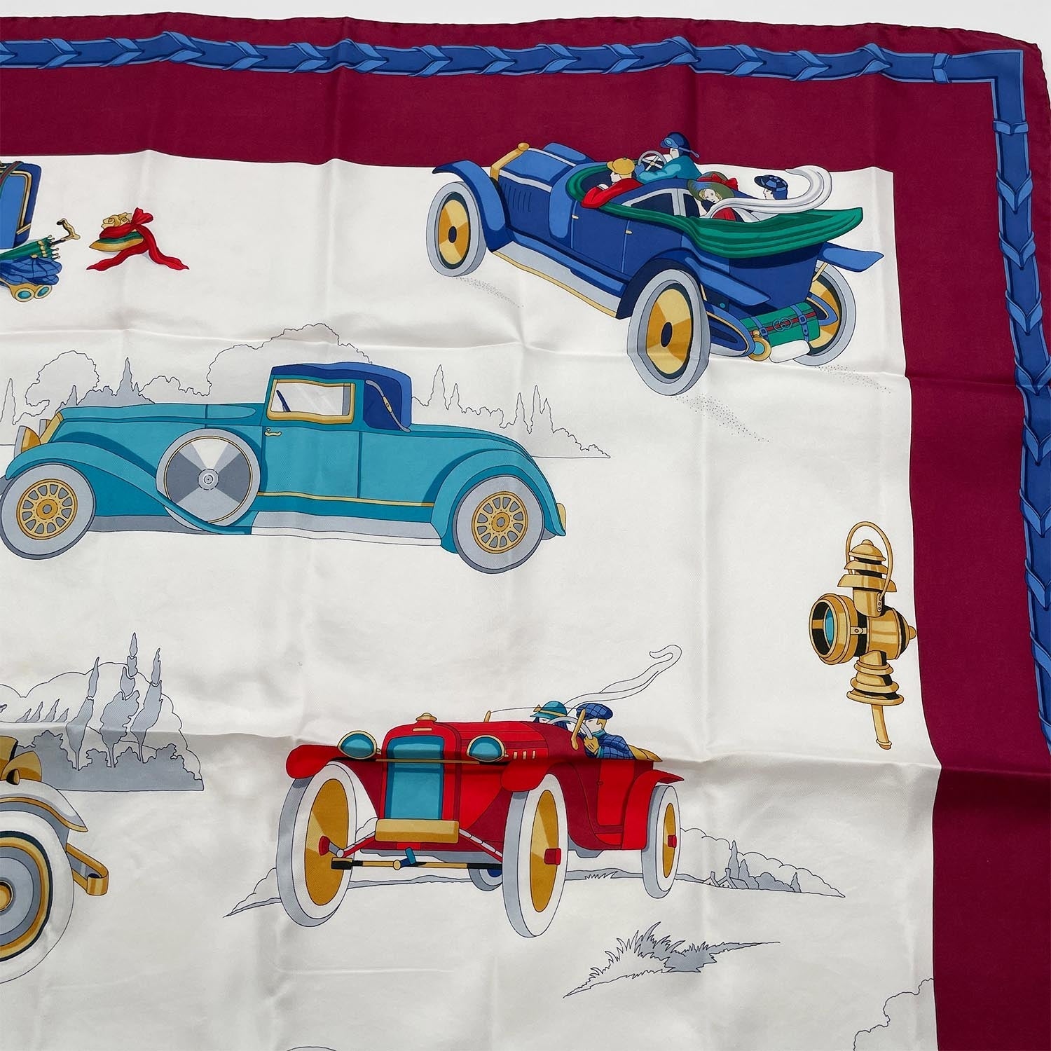 GUCCI グッチ 88cm×90cm スカーフ クラシックカー柄 ボルドー オールド
